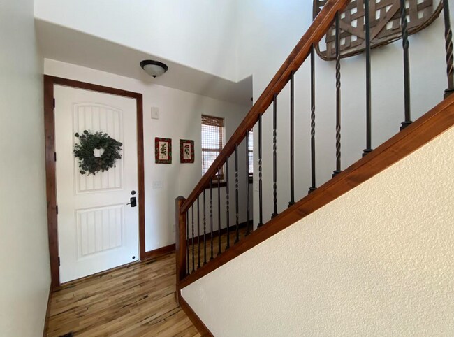 Foto del edificio - Spacious East Side Home with Mountain Views | 5 Bed, 3.5 Bath