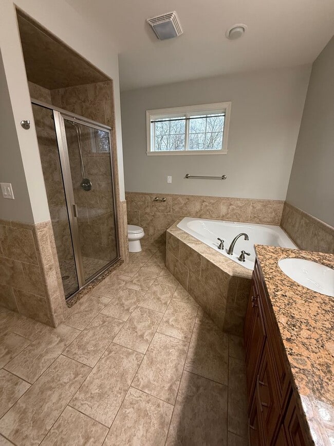 Interior Photo - Pinnacle on Meridian