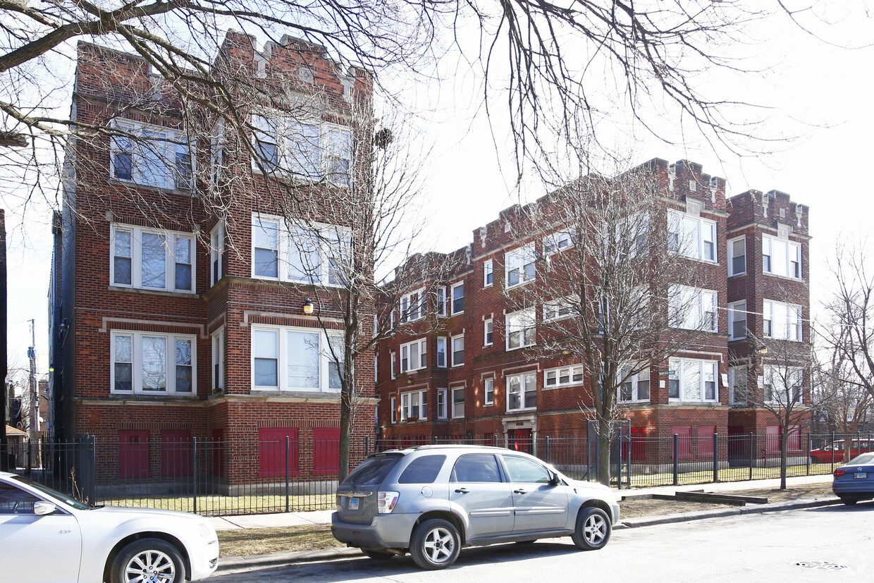 Building Photo - Gray Apartments