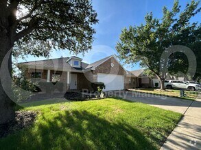 Building Photo - 1028 Aviary Dr