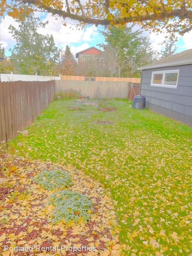 Building Photo - 2 br, 1 bath House - 6119 SE Knight St.
