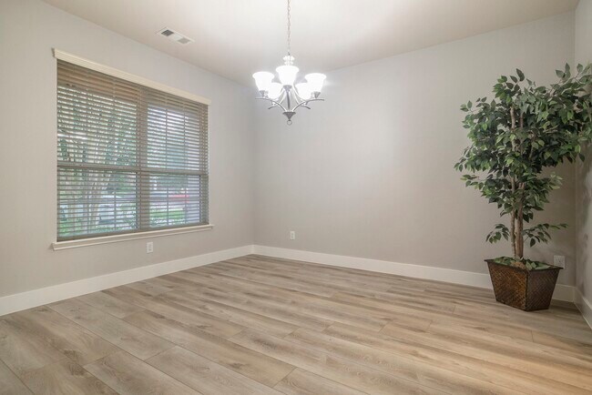 Building Photo - 210 Black Swan Pl