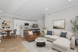 Building Photo - Pointe Grand Winder