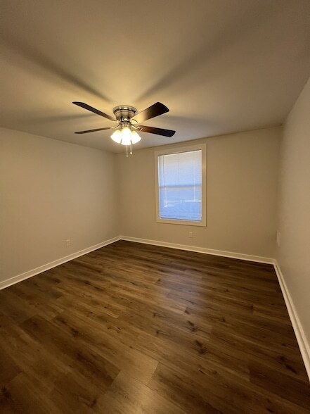 Foto del edificio - 2421 Madison St