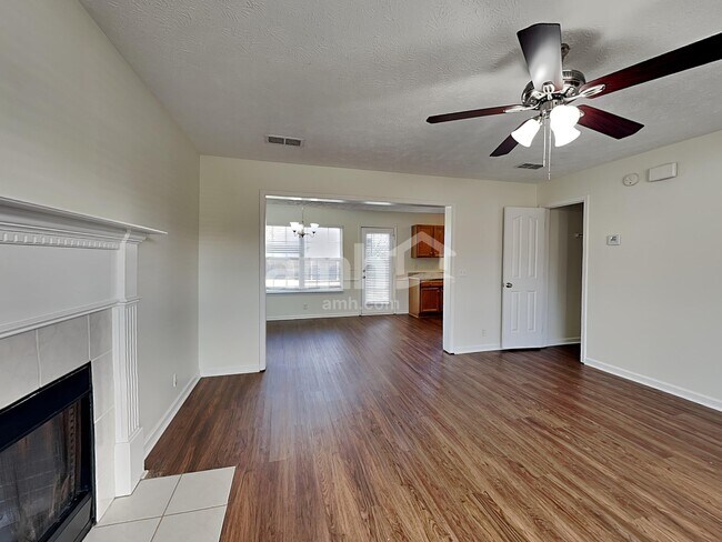 Foto del edificio - 1507 Killarney Dr