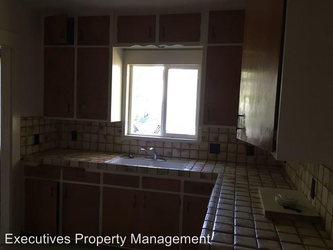 Foto del edificio - 3 br, 1 bath House - 7144 Golden Rule