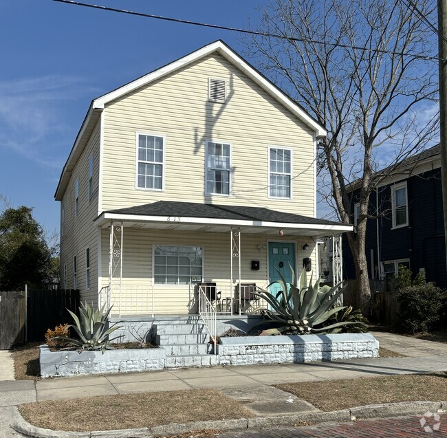 Building Photo - 615 Red Cross St