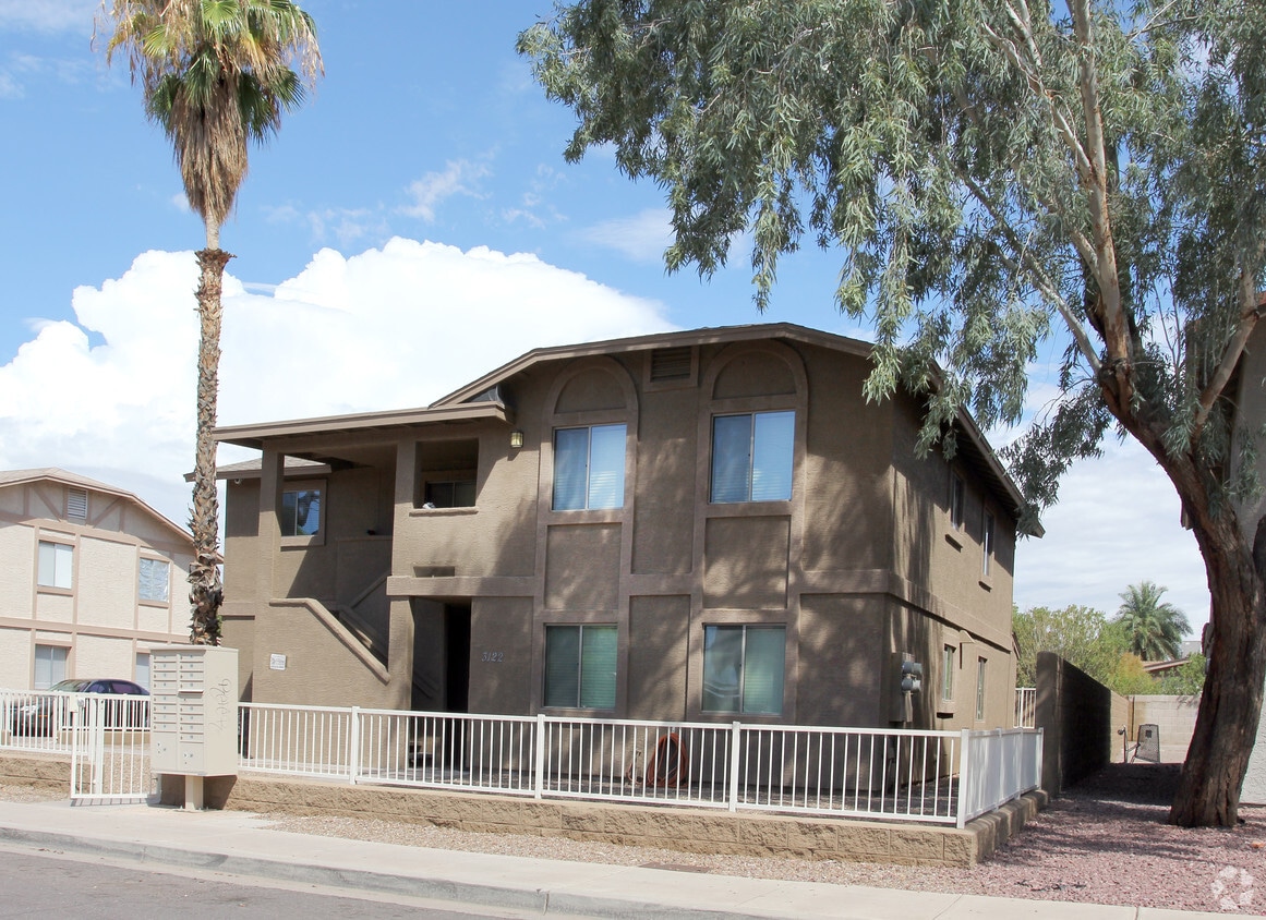 Building Photo - 3122 E Cicero St