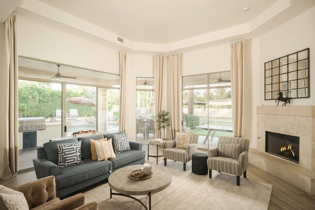 Foto del edificio - 9215 N Invergordon Rd