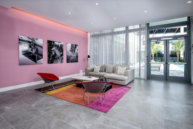 Foto del edificio - Gallery on the River