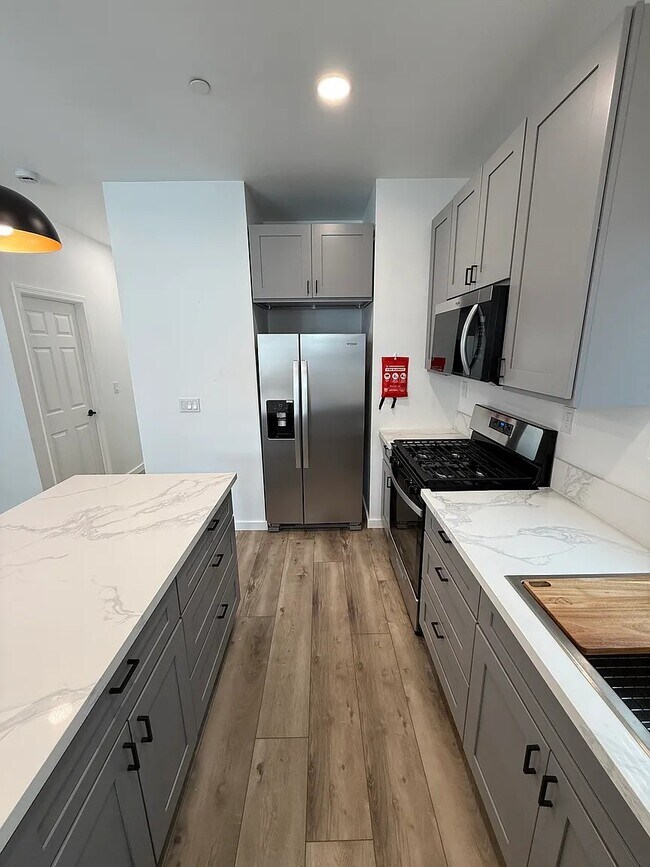 Foto del edificio - 1014 Cypress Ave