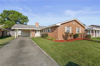 Building Photo - 4920 Robin Hood Dr