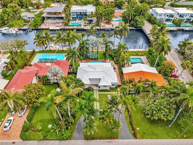 Building Photo - 924 Belle Meade Island Dr