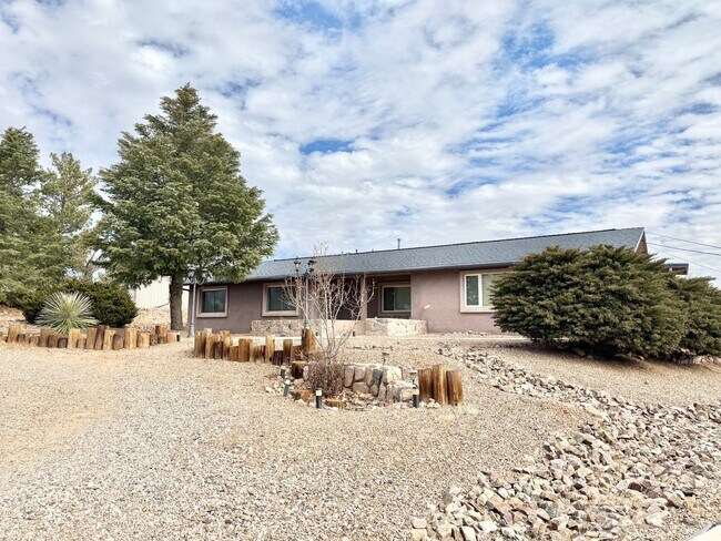 Building Photo - 3BR/2BA/2CG, with DOG RUN 2310 sq.ft. rental in Sierra Vista, AZ