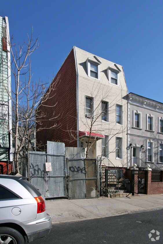 Building Photo - 275 Skillman St