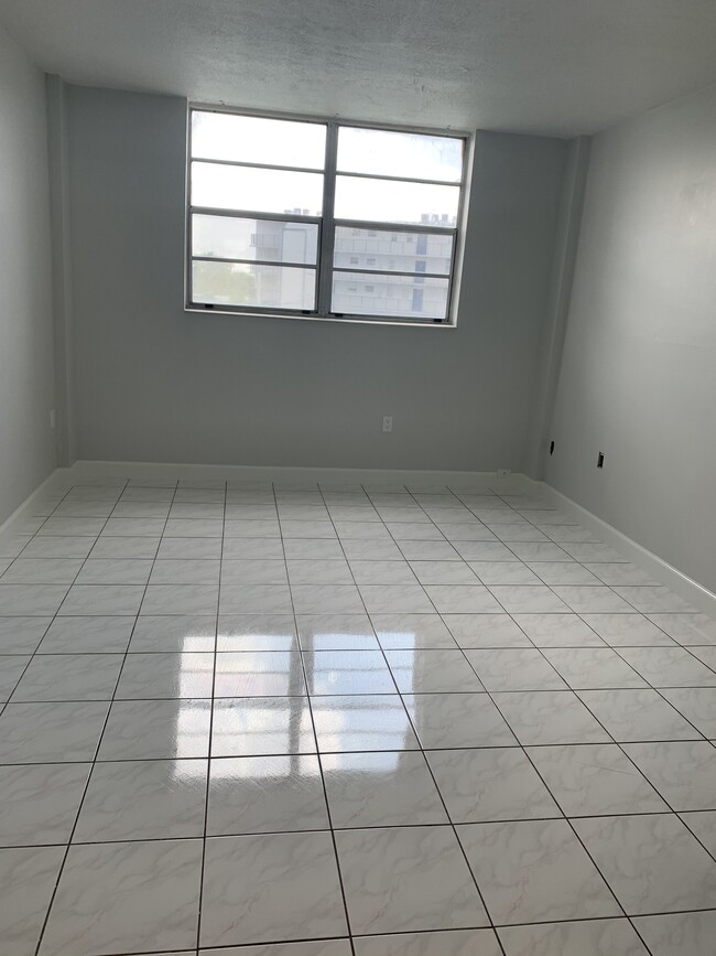Building Photo - 14140 SW 84th St