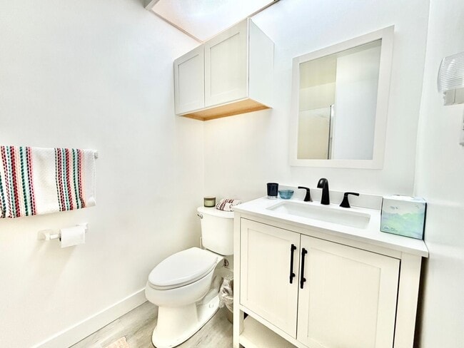 Building Photo - 2 Bedroom + 2 Bathroom Condo | Surfside III | Port Hueneme | Furnished