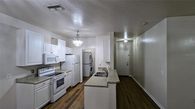 Foto del edificio - 4009 Hemingway Cir