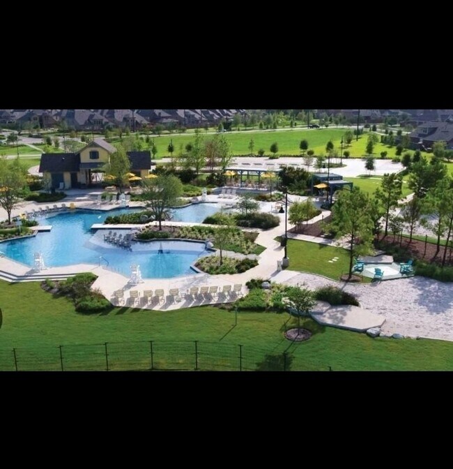 Foto del edificio - 10130 Water Harbor Dr