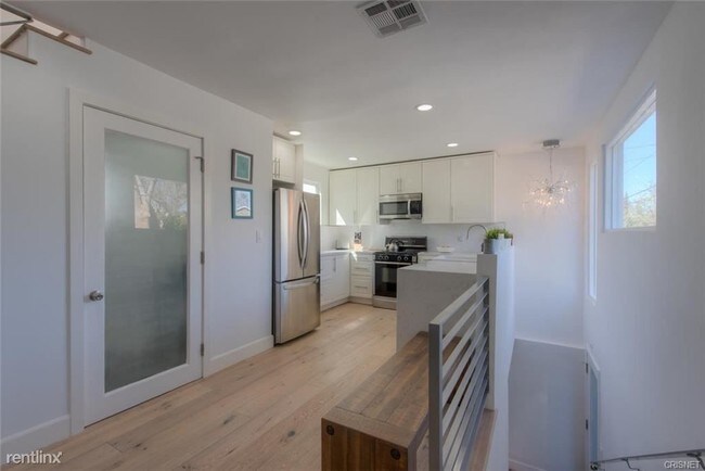 Building Photo - 12366 Laurel Terrace Dr