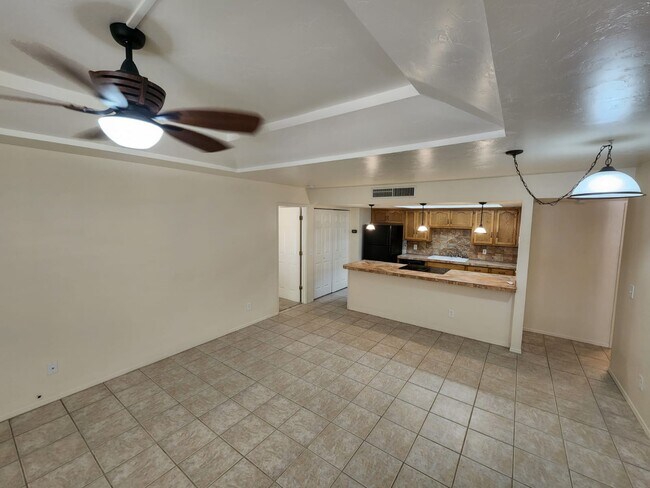 Foto del edificio - 1200 E River Rd