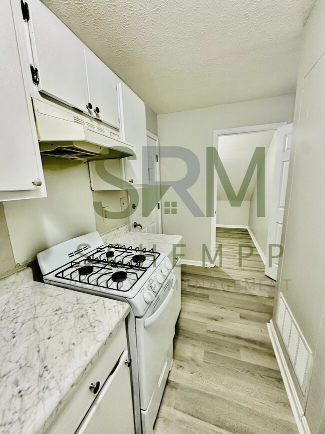 Foto del edificio - 1704 Rowan St