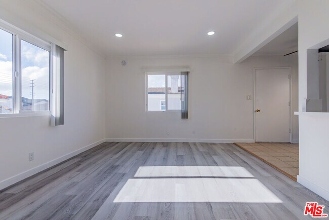 Foto del edificio - 2107 Pullman Ln