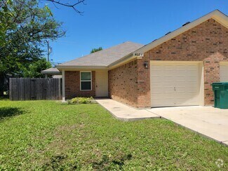 Building Photo - 402 Bonnie Dr