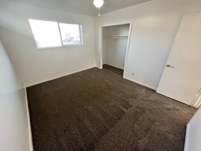 Building Photo - 1462 S 605 E