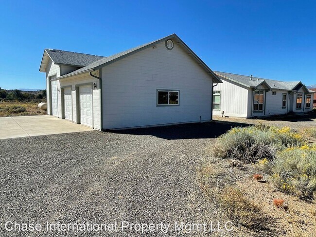 Foto del edificio - 3 br, 3 bath House - 2335 Jacobsen Lane