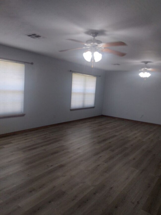 Foto del edificio - 902 NW 66th St