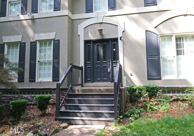 Building Photo - 440 Longwood Ct