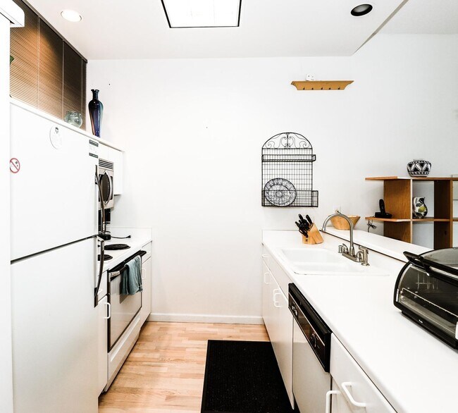 Foto del edificio - Spacious Jr. 1 Bedroom near Levi's Plaza |...
