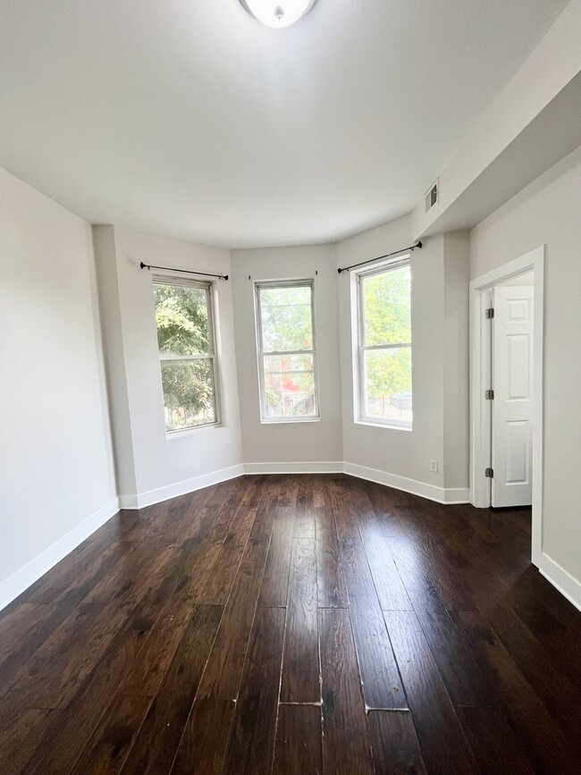 Building Photo - 2633 S Christiana Ave