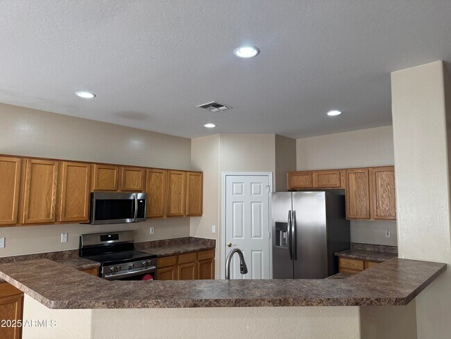 Foto del edificio - 4544 N 129th Ave