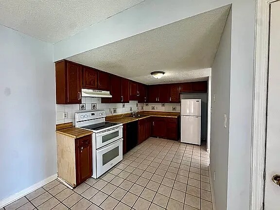 Foto del edificio - 1461 Turkey Ridge Rd