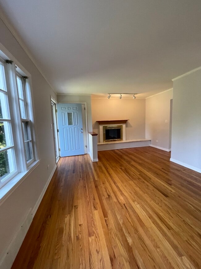 Foto del edificio - 441 Frost Pl