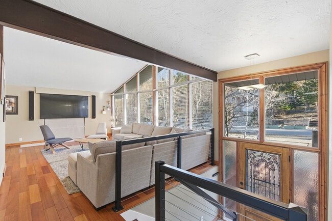 Building Photo - 8682 S Alpen Cir