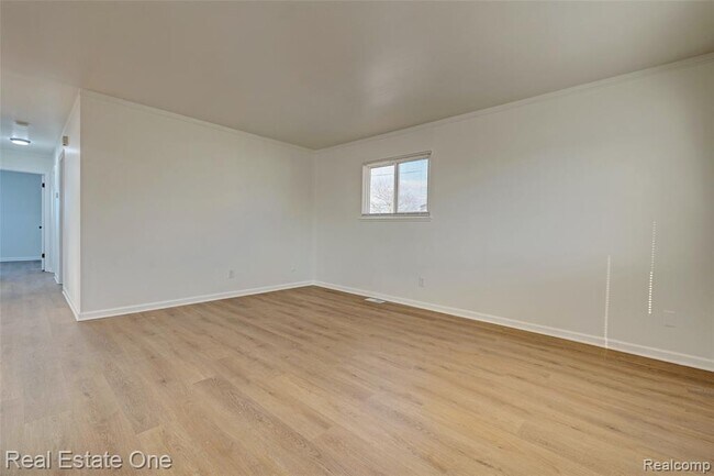 Foto del edificio - 1982 S Ortonville Rd