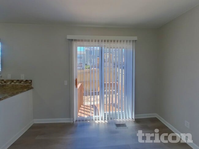 Building Photo - 3928 Smoke Tree Dr