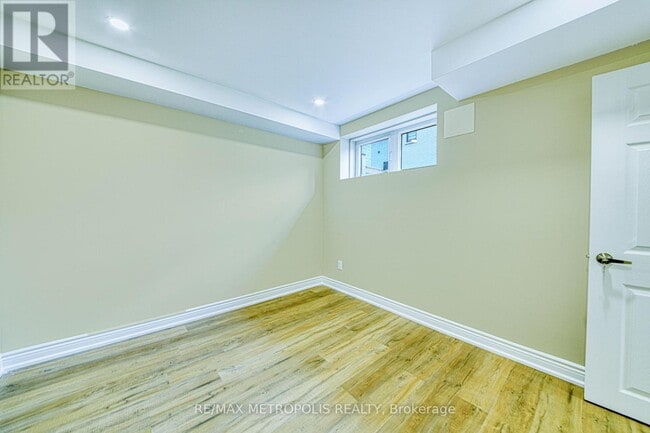 Building Photo - 1201 Chateau Ct