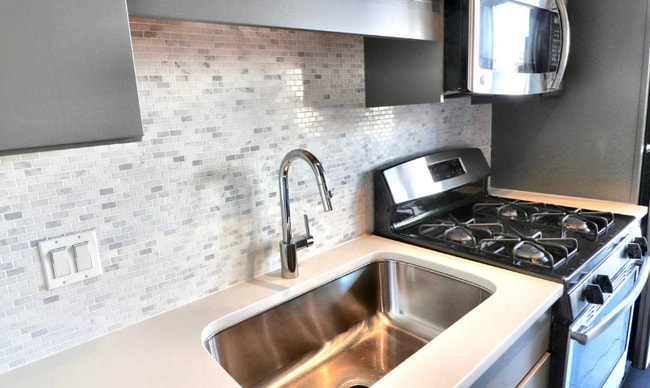 Building Photo - 830 S Clark St