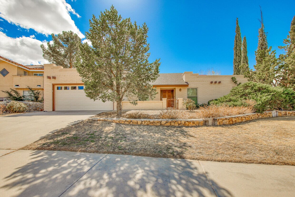 6828 Can Cun Ln, El Paso, TX 79912 House for Rent in El Paso, TX