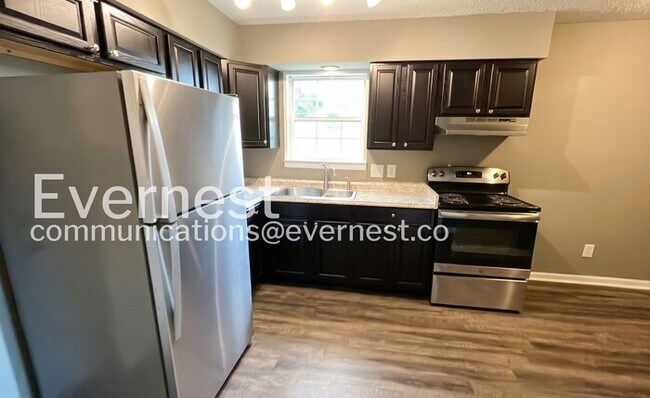 Foto del edificio - 3340 Roadrunner Trail