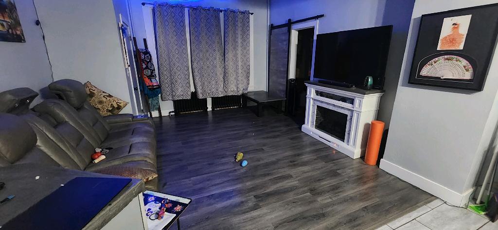 Building Photo - Unit 2