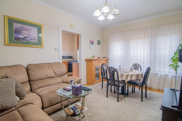 Building Photo - 2 bedroom in CHICAGO IL 60645