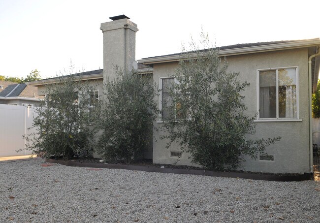 Frente de la casa - 4927 Forman Ave