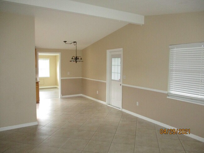 Foto del edificio - 422 Coconut Ave E