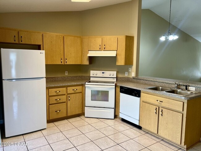 Building Photo - 21 Wellwood Ln