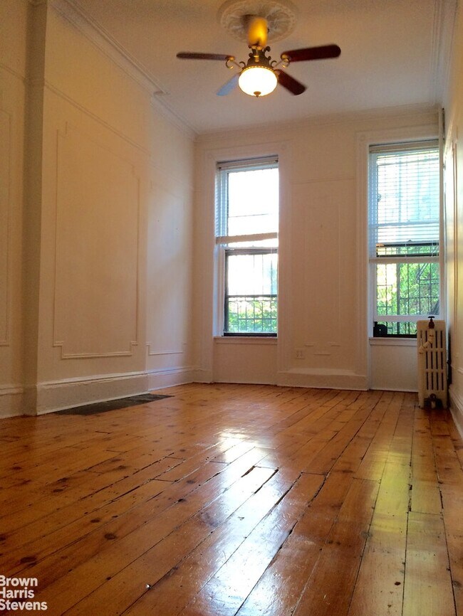 Foto del edificio - Parlor Floor 2 BR with Shared Garden